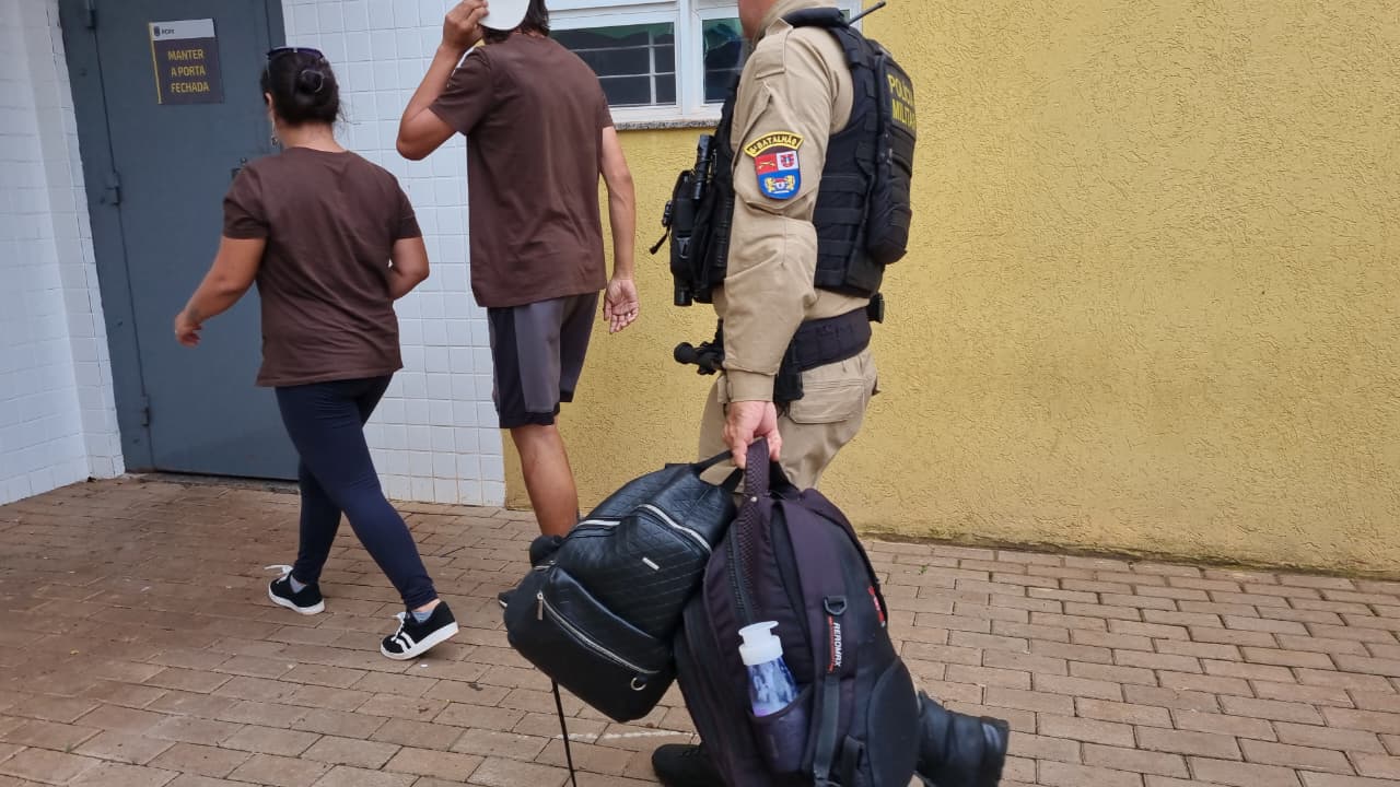 Casal é detido após furto em supermercado da região norte Casal é detido após furto em supermercado da região norte