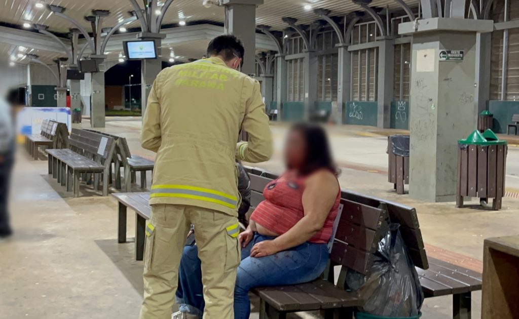 Mulher de 41 anos é socorrida após ser esfaqueada na cabeça em Cascavel