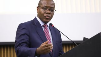 PF indicia ex-ministro Silvio Almeida por importunação sexual PF indicia ex-ministro Silvio Almeida por importunação sexual