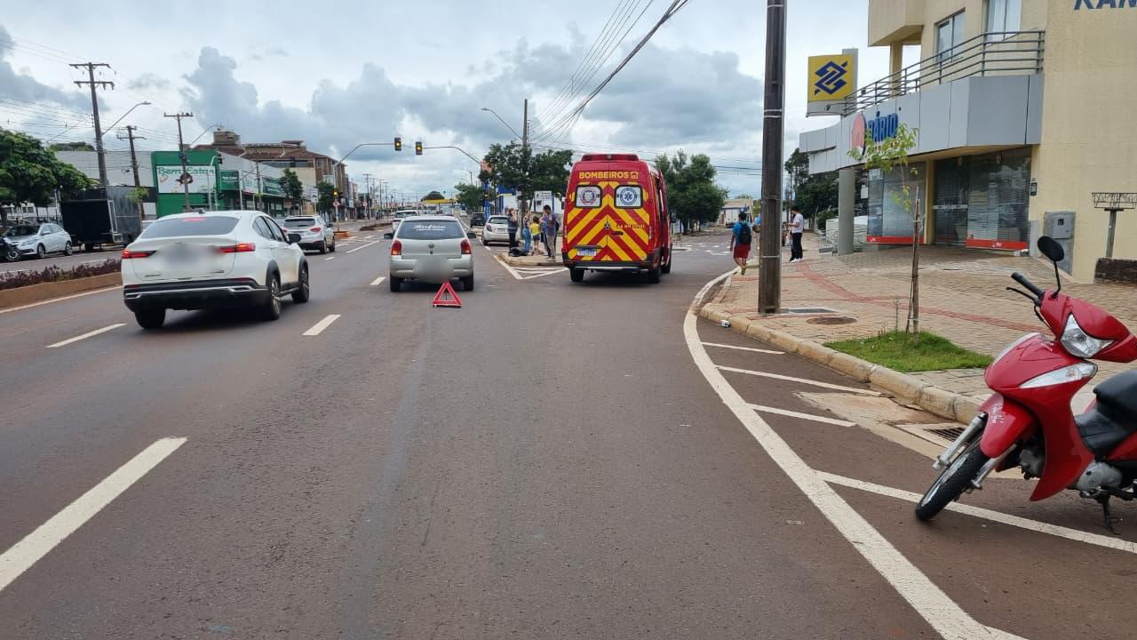 Acidente entre carro e moto deixa dois feridos no Bairro Maria Luiza