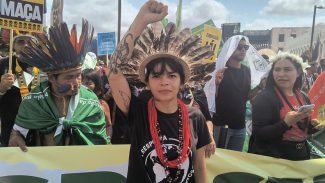 Txai Suruí: “nossa voz precisa ecoar nos espaços de decisão da COP30” Txai Suruí: “nossa voz precisa ecoar nos espaços de decisão da COP30”