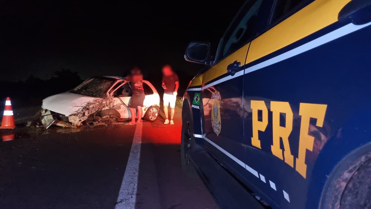 Forte colisão entre carros e caminhões é registrada na BR-369