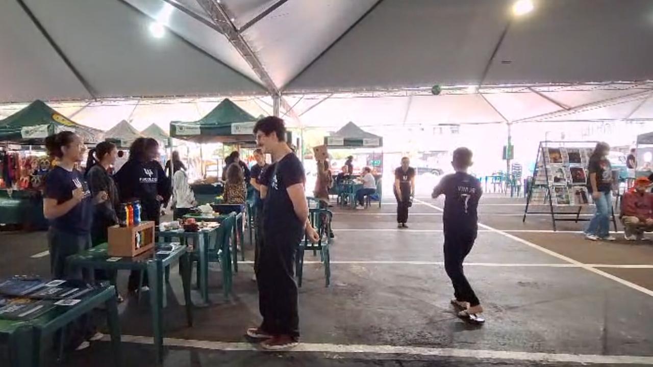 Feira do Teatro anima manhã de domingo em Cascavel