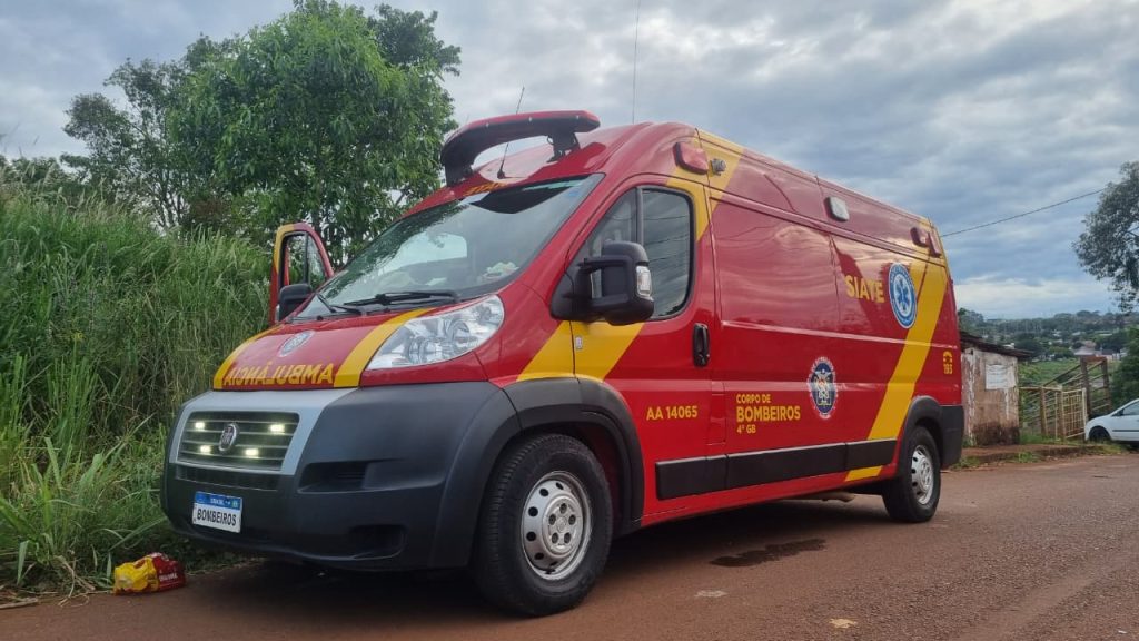 Menina tem lesão grave no braço ao cair de cavalo no Bairro Morumbi Menina tem lesão grave no braço ao cair de cavalo no Bairro Morumbi