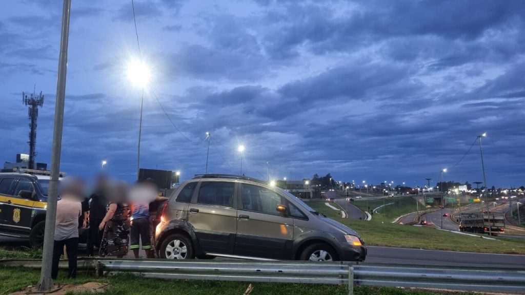Idea e caminhão se envolvem em colisão no Trevo Cataratas Idea e caminhão se envolvem em colisão no Trevo Cataratas