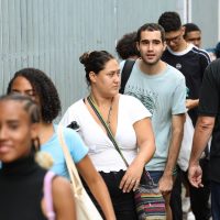 Enem 2025: cerca de 70% dos inscritos fizeram segunda dia de provas Imagem referente a Enem 2025: cerca de 70% dos inscritos fizeram segunda dia de provas