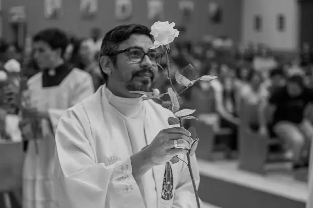 Prisões avançam em caso do padre morto a golpes de martelo e faca