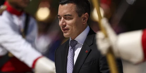 Em referendo, Equador rejeita instalar bases militares estrangeiras Em referendo, Equador rejeita instalar bases militares estrangeiras