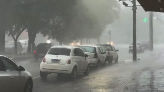 Chuvas e ventos fortes voltam a causar estragos em cidades do RS Chuvas e ventos fortes voltam a causar estragos em cidades do RS
