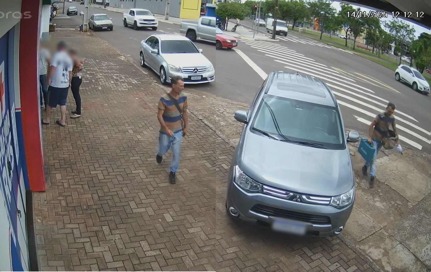 Ladrão ronda caminhonete, furta ferramentas e foge na Tancredo Neves