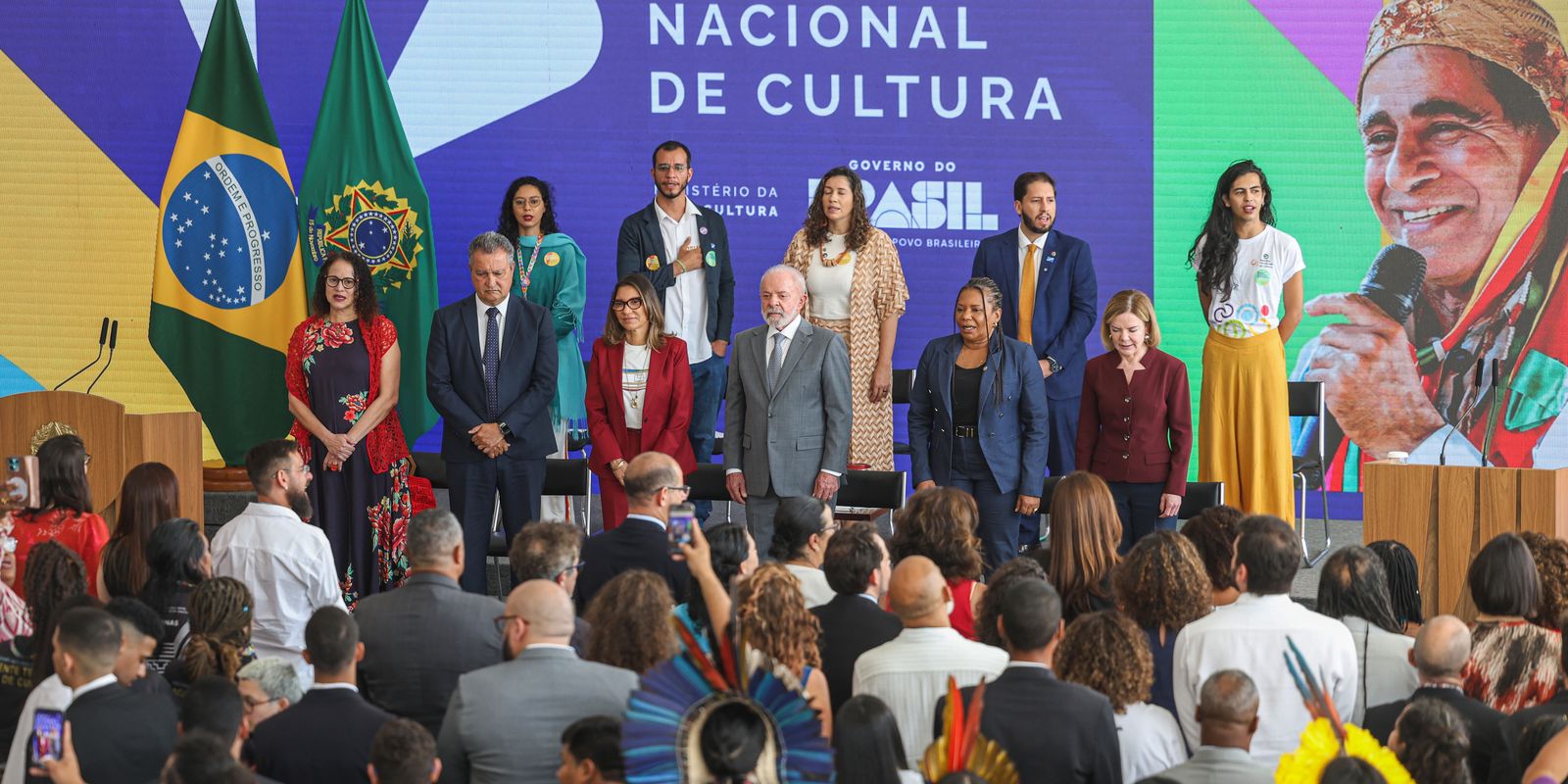 Lula envia ao Congresso Plano Nacional de Cultura Lula envia ao Congresso Plano Nacional de Cultura