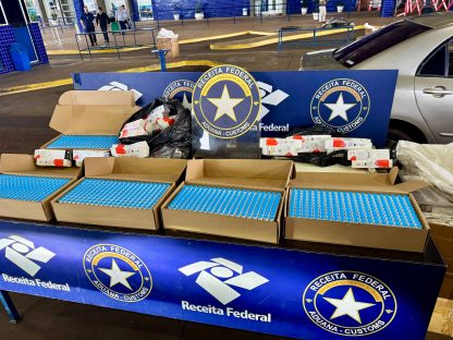 Receita Federal apreende 1.000 canetas emagrecedoras vazias na Ponte da Amizade