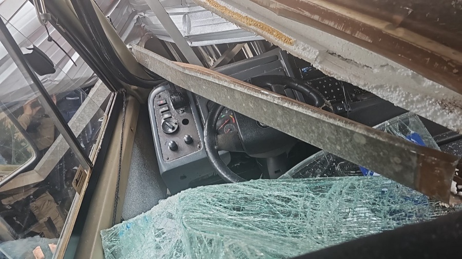 Motorista de ônibus escapa ileso de acidente impressionante em Toledo Motorista de ônibus escapa ileso de acidente impressionante em Toledo