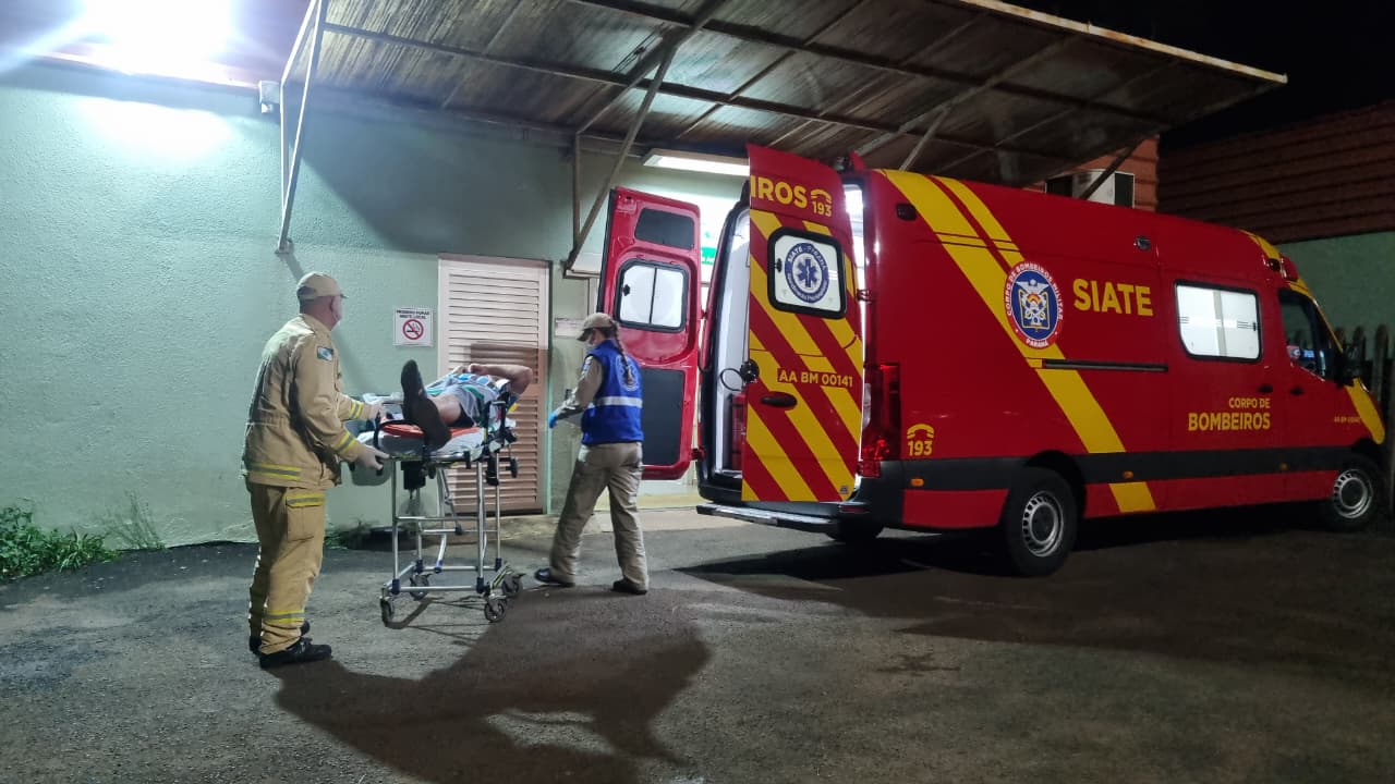 Homem fere a cabeça após cair na calçada de estabelecimento no Bairro Presidente Homem fere a cabeça após cair na calçada de estabelecimento no Bairro Presidente