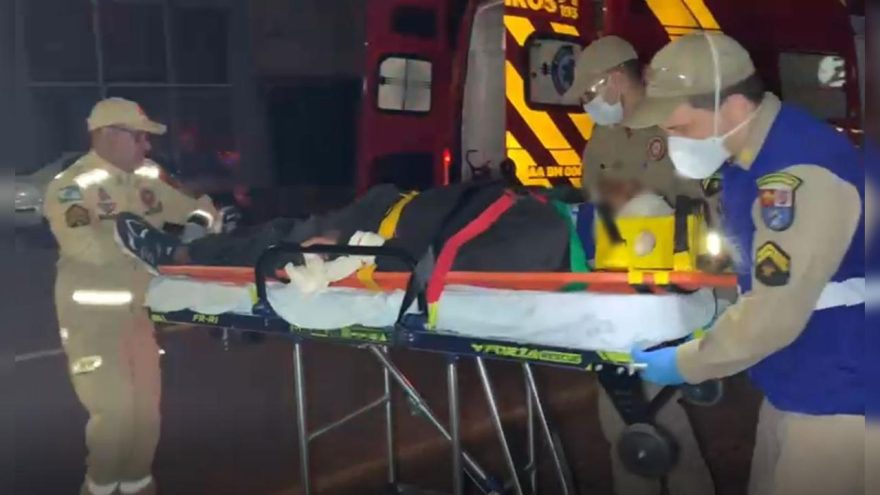 Homem despenca de escada e desmaia ao chegar em casa no Centro