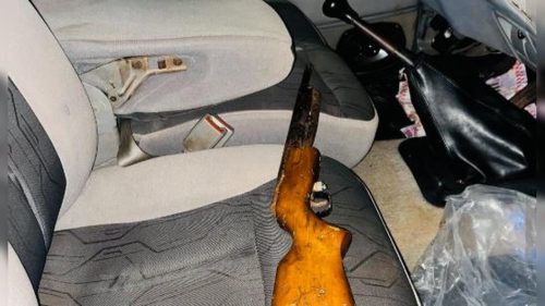 PM recupera duas caminhonetes roubadas e prende dupla na região da República Argentina