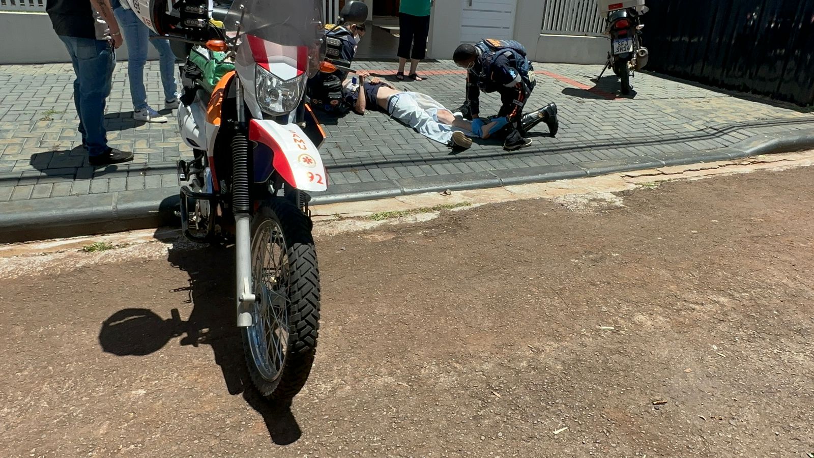 Homem de 22 anos sofre queda de motocicleta no Bairro São Cristóvão Homem de 22 anos sofre queda de motocicleta no Bairro São Cristóvão
