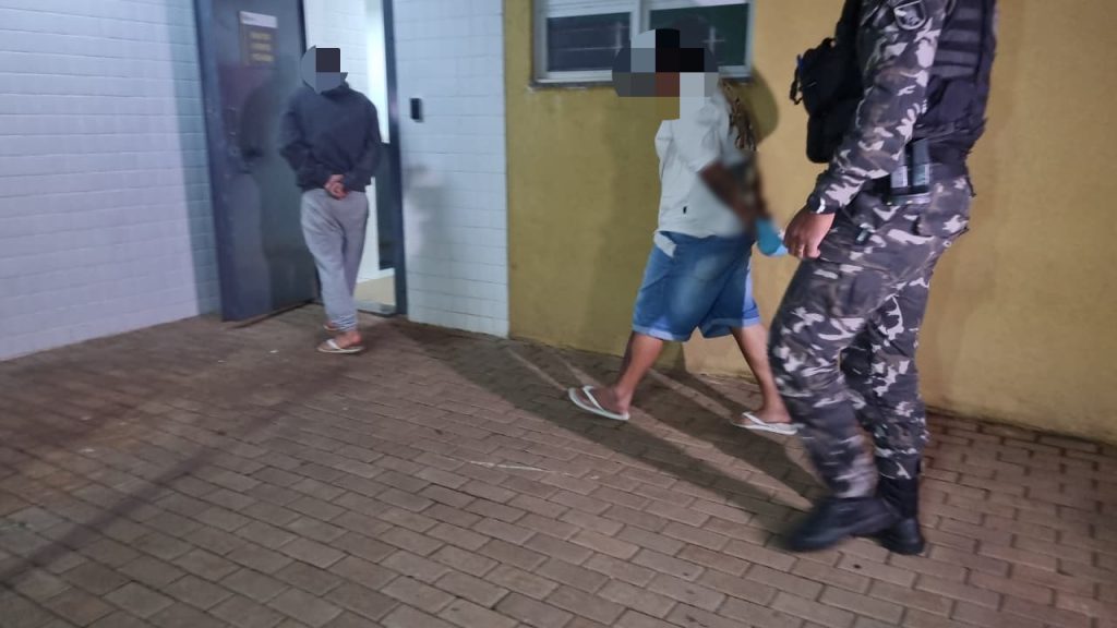 Choque detém dupla e apreende drogas em ação contra o tráfico no Bairro Brasília