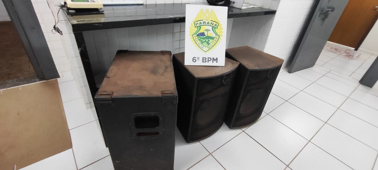 Dupla é flagrada por câmeras e acaba presa ao tentar furtar caixas de som em Cascavel