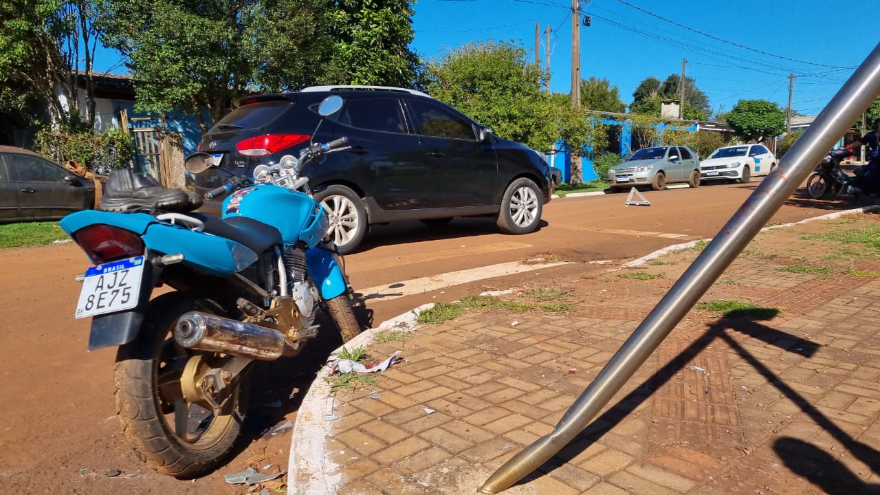 Motociclista tem lesão grave no pé, com possível amputação, após acidente em Santa Tereza do Oeste
