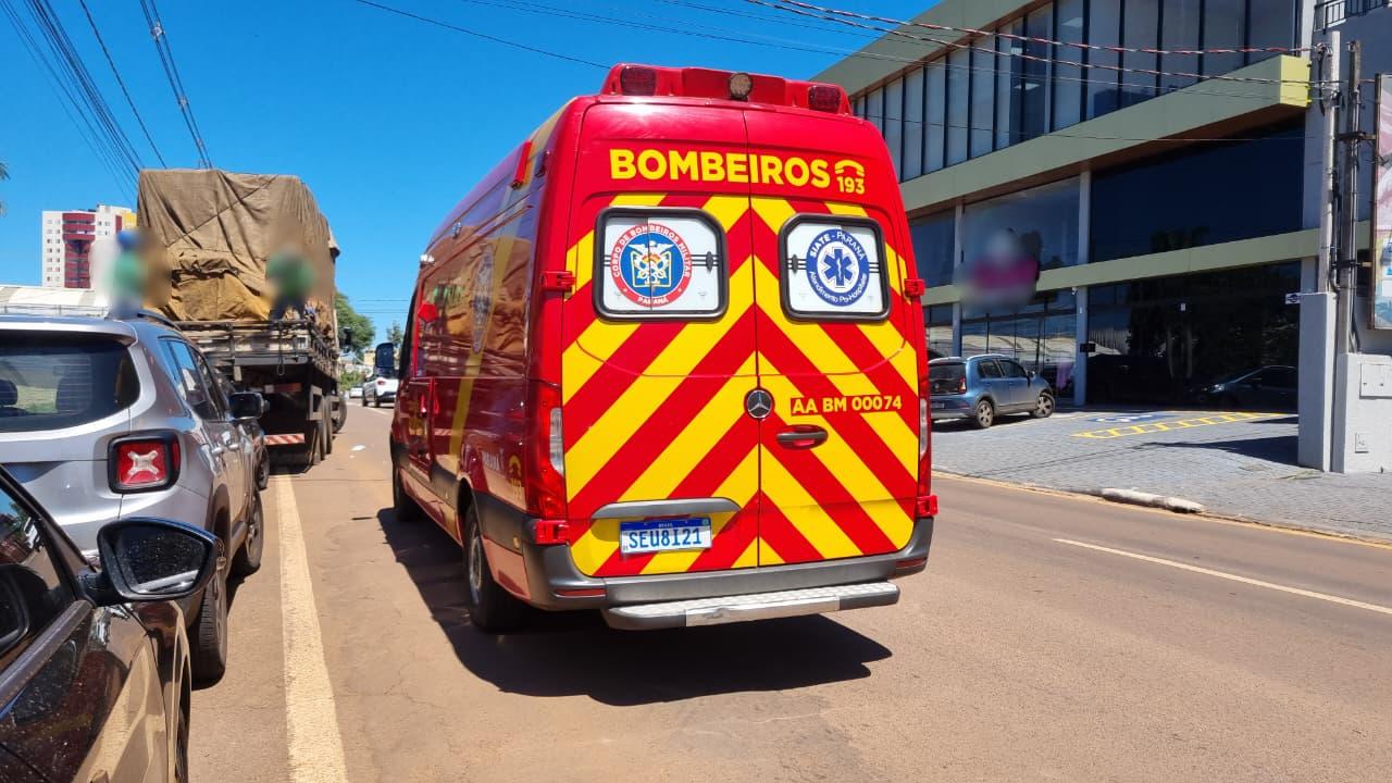 Homem cai da carroceria de um caminhão no Centro de Cascavel Homem cai da carroceria de um caminhão no Centro de Cascavel