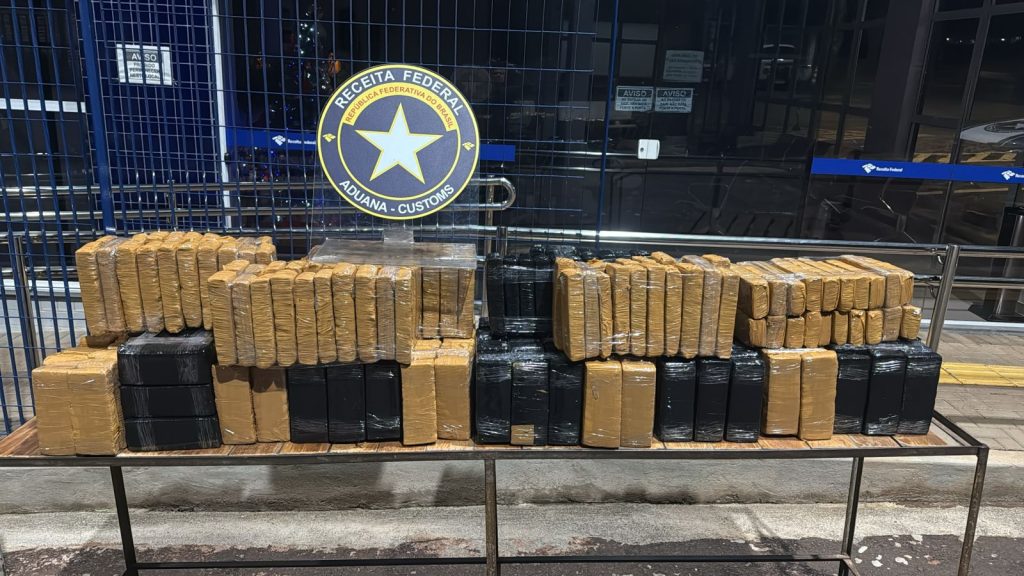 Receita Federal apreende mais de 200 kg de substância análoga à maconha na BR-277