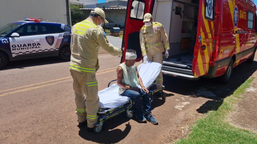 Casal de moradores de rua é espancado a pauladas por populares após suspeita de furto no Santa Cruz