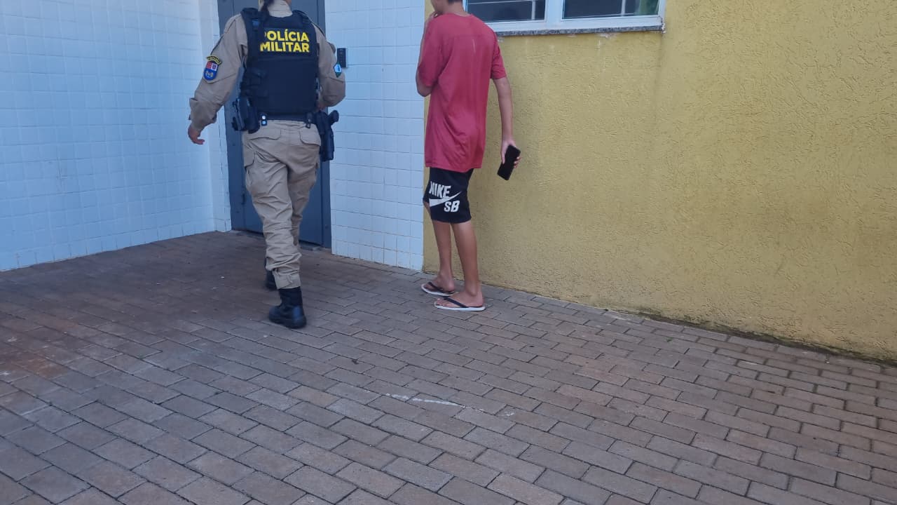 Riviera: Garoto de 16 anos bate na mãe e vai parar na delegacia