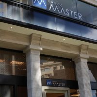 Imagem referente a Especialistas alertam para golpes em ressarcimentos do Banco Master