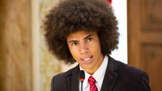 Deputado do PR filmado em briga de rua diz que sofreu racismo Deputado do PR filmado em briga de rua diz que sofreu racismo