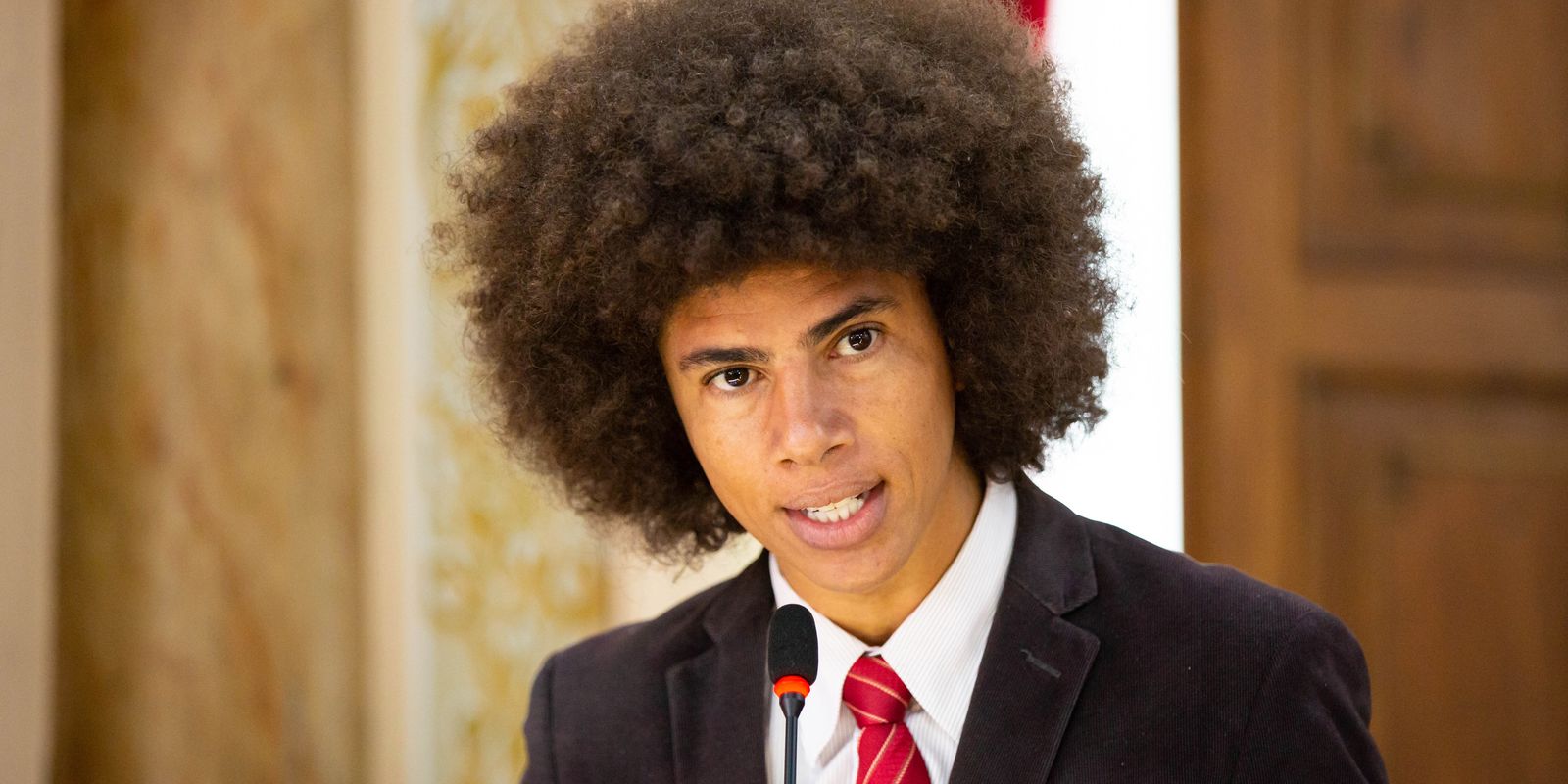 Deputado do PR filmado em briga de rua diz que sofreu racismo Imagem referente a Deputado do PR filmado em briga de rua diz que sofreu racismo