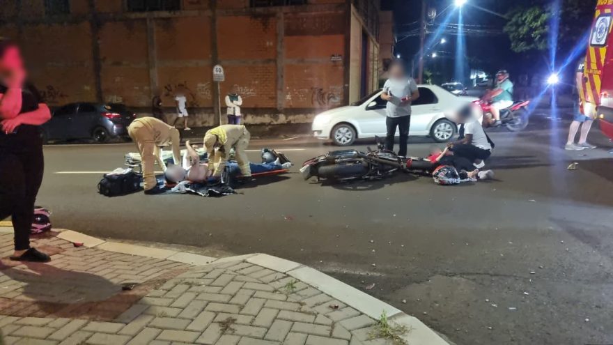 Acidente de trânsito deixa duas pessoas feridas no Centro de Cascavel