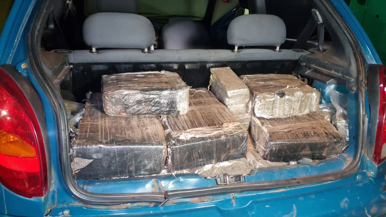 PRF detém motorista e apreende drogas na BR-163 em Cascavel