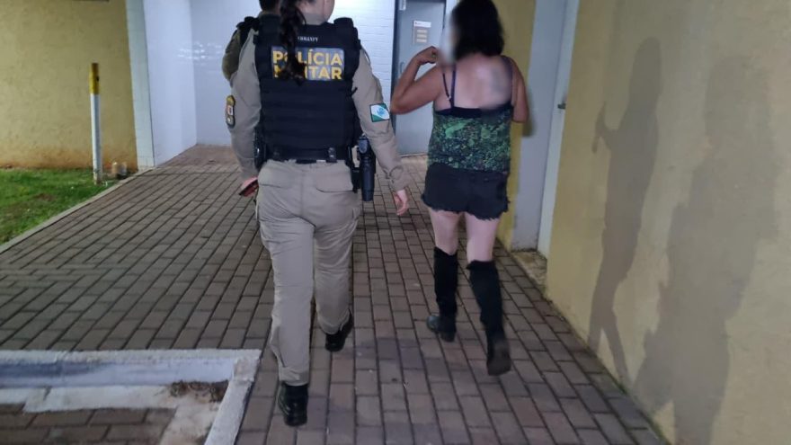 Mulher abandona criança em parque de diversões e é detida pela PM em seguida