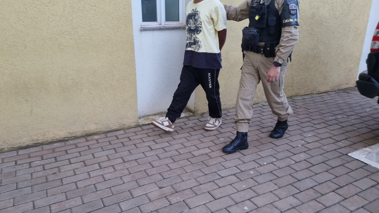 Com tornozeleira desligada e mandado em aberto, homem é detido no Terminal Oeste Com tornozeleira desligada e mandado em aberto, homem é detido no Terminal Oeste