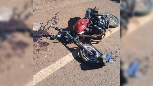 Moto com dois adolescentes se envolve em acidente e condutor é levado em estado grave