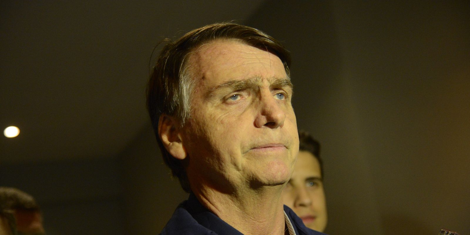 Após filho marcar vigília na frente da casa de Bolsonaro, PF prende ex-presidente 'preventivamente' Após filho marcar vigília na frente da casa de Bolsonaro, PF prende ex-presidente 'preventivamente'