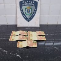 Imagem referente a Idoso tenta passar notas falsas em supermercado e é detido pela GM