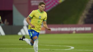 Brasil marca no último minuto e garante vaga na semi do Mundial Sub-17