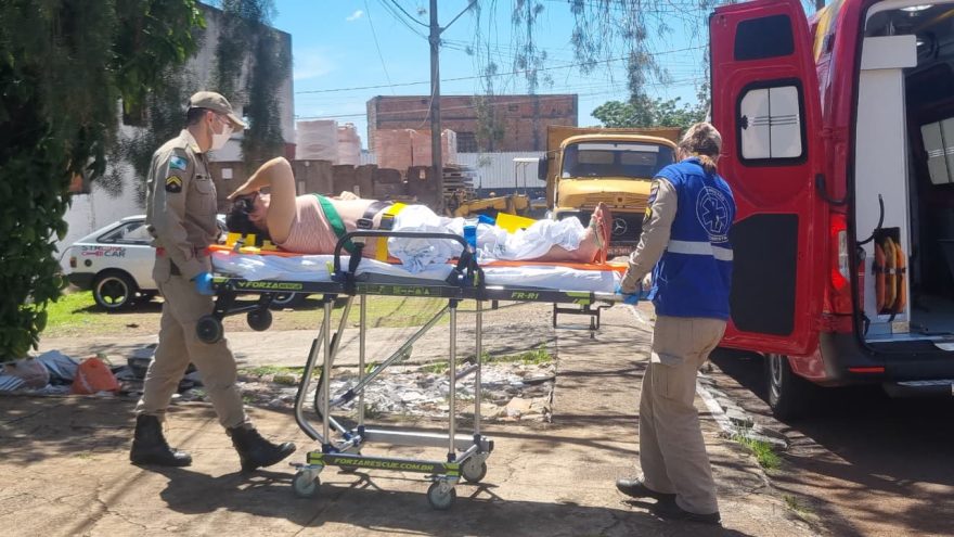 Mulher de 57 anos é socorrida após queda em residência no Alto Alegre