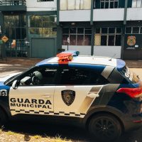 Imagem referente a Idoso preso com dinheiro falso em supermercado é levado para PF