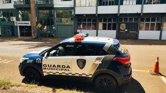 Idoso preso com dinheiro falso em supermercado é levado para PF