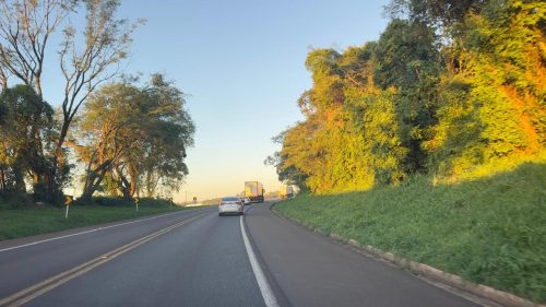 Obras com “pare e siga” atingem trechos das PR-158, PR-182, PR-180 e PR-280 neste sábado