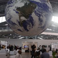 Imagem referente a Cientistas criticam ausência de combustíveis fósseis em texto da COP30