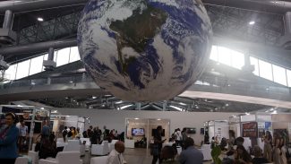 Cientistas criticam ausência de combustíveis fósseis em texto da COP30