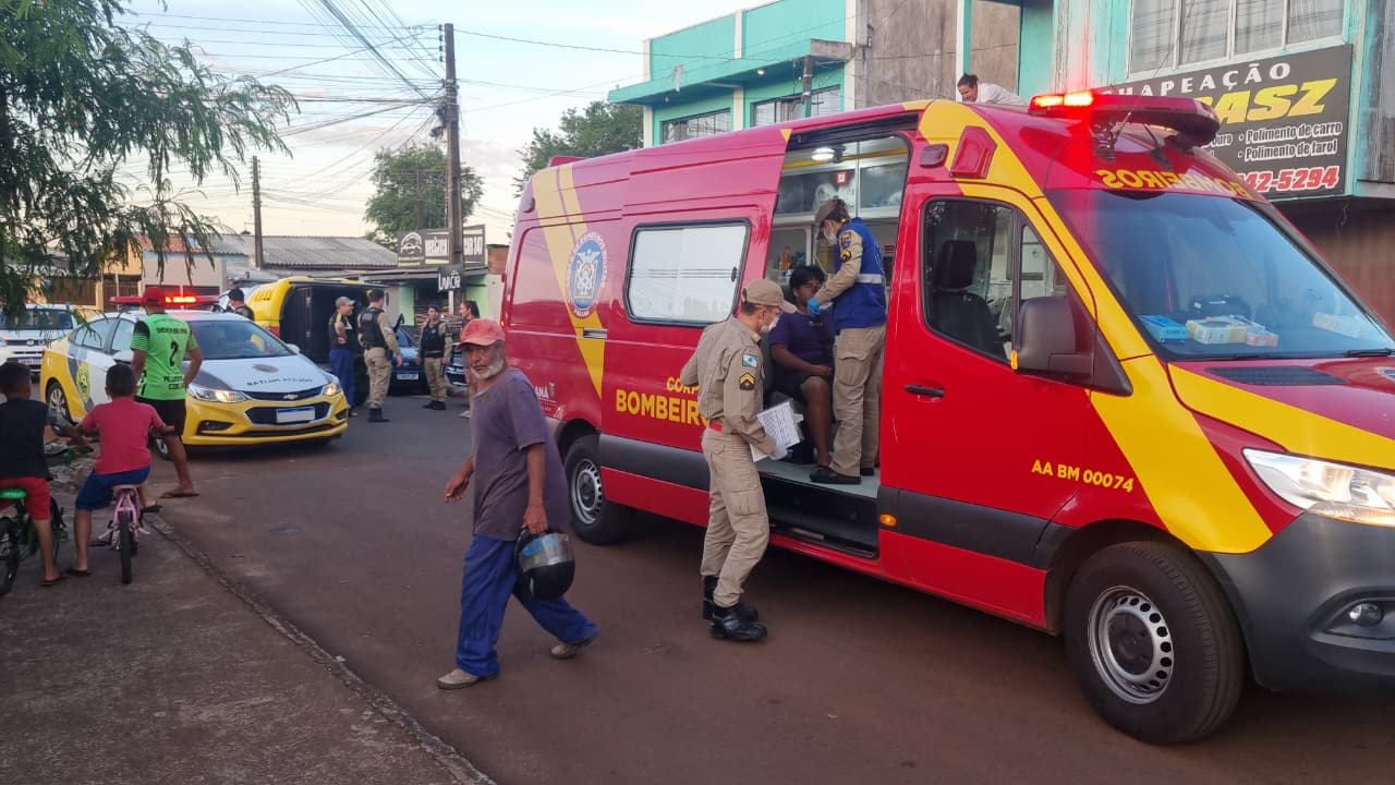 Jovem é agredido a pauladas no bairro Interlagos em Cascavel Jovem é agredido a pauladas no bairro Interlagos em Cascavel