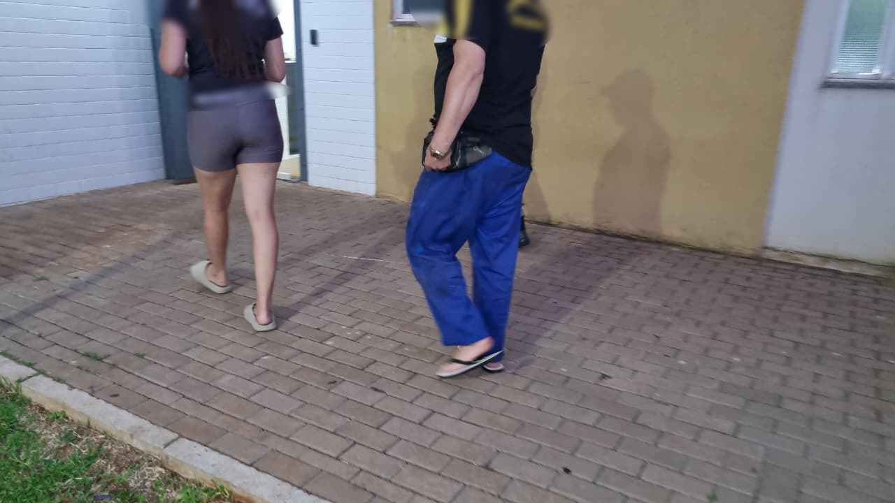 Envolvidos em agressão no Bairro Interlagos são levados à Delegacia de Polícia Civil Envolvidos em agressão no Bairro Interlagos são levados à Delegacia de Polícia Civil