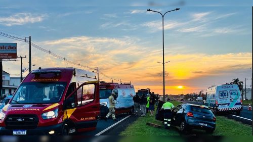 Motorista de 66 anos desmaia e morre após chocar carro em poste na BR 277