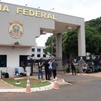 Remédios são levados para Bolsonaro, preso preventivamente em Brasília Imagem referente a Remédios são levados para Bolsonaro, preso preventivamente em Brasília