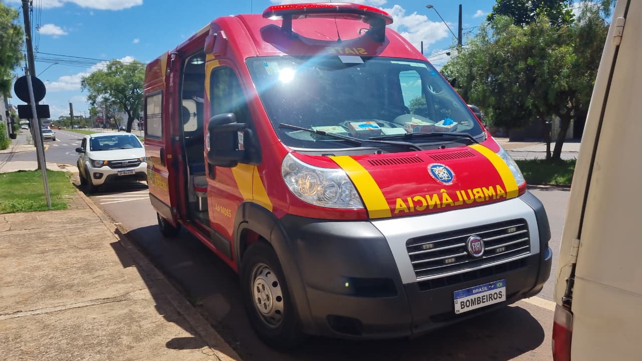 Mãe tropeça em escada, cai com bebê de 8 meses e as duas vão parar no hospital 